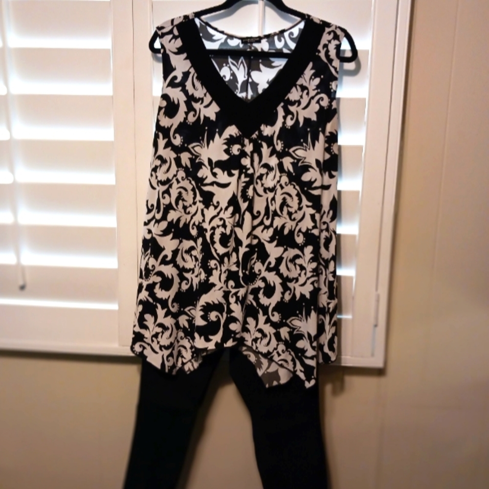 Black and white popover top